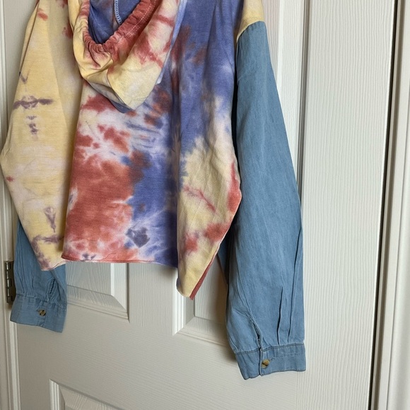 Like An Angel pullover cropped hoodie, tie-dye, light denim sleeves Size large - Picture 9 of 11